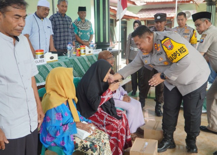 Kapolres AKBP Dani Kunjungi Masjid dan Temui Awak Media 