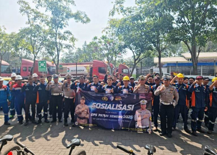 Satlantas Polres Pelabuhan Tanjung Perak Sosialisasi Ops Patuh Semeru 2025, Sasar Sopir Truk Tangki Pertamina