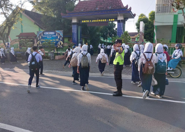 Polres Ngawi Laksanakan Gatur Lalin, Amankan Hari Pertama Masuk Sekolah 