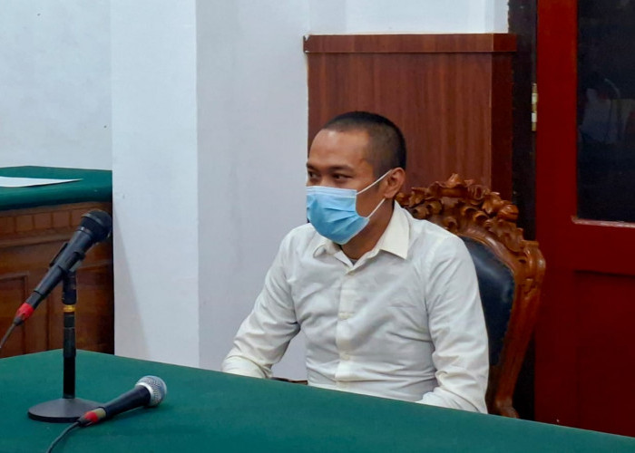 Jual Rekening untuk Sindikat Malaysia, Ferri Duduk di Kursi Pesakitan