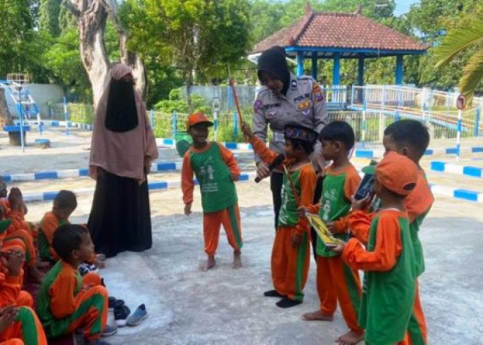 Kunjungi Taman Satlantas, Murid TK Cahaya Islam Greget Belajar Tertib Lalin Secara Dini