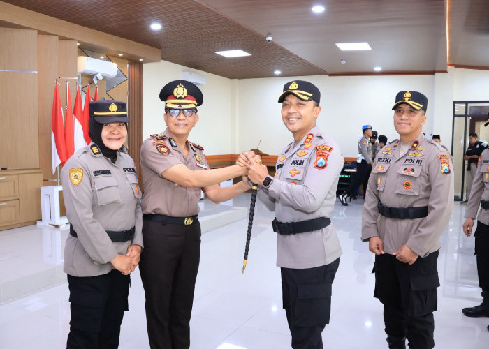 Dedikasi Tanpa Henti Berbuah Penghargaan, Kapolsek Padas Naik Pangkat Pengabdian