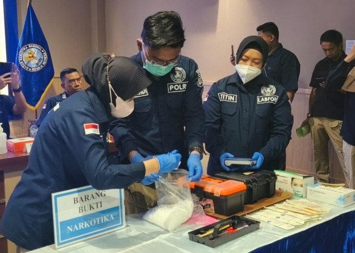 Berantas Peredaran Narkotika: BNNP Jatim Musnahkan 989 Gram Sabu, Dua Kurir Terancam Hukuman Mati