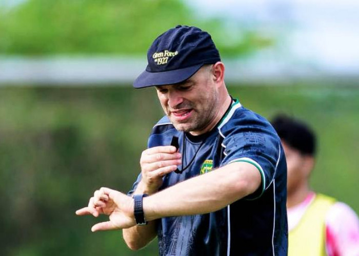Bernardo Tavares Genjot Mental Pemain Persebaya Pasca Libur Lebaran 