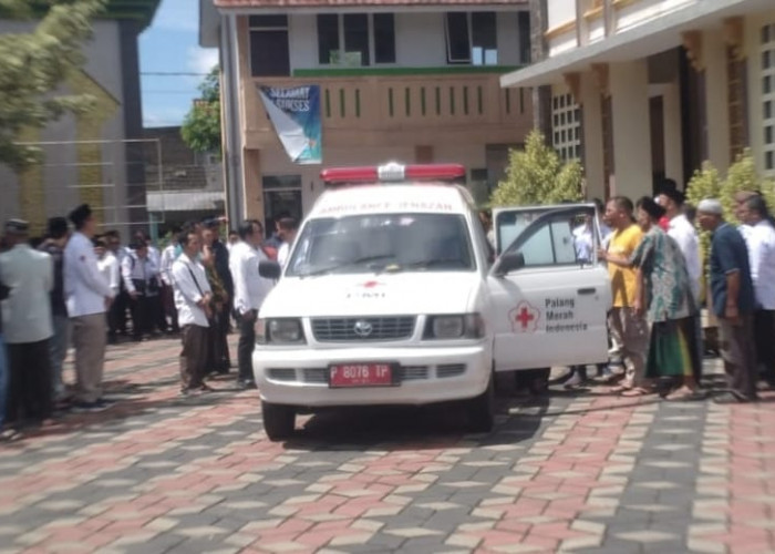 UIN KHAS Jember Berduka, PMI Fasilitasi Pengantaran Jenazah Dr. Minan Jauhari ke Lumajang