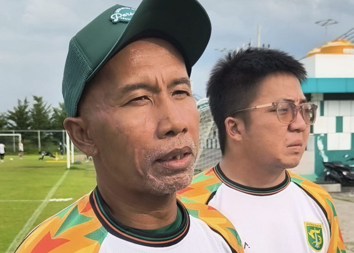 Rumor Pelatih Baru Persebaya Goyahkan Konsentrasi, Uston Nawawi Jamin Mental Pemain Tetap Tangguh