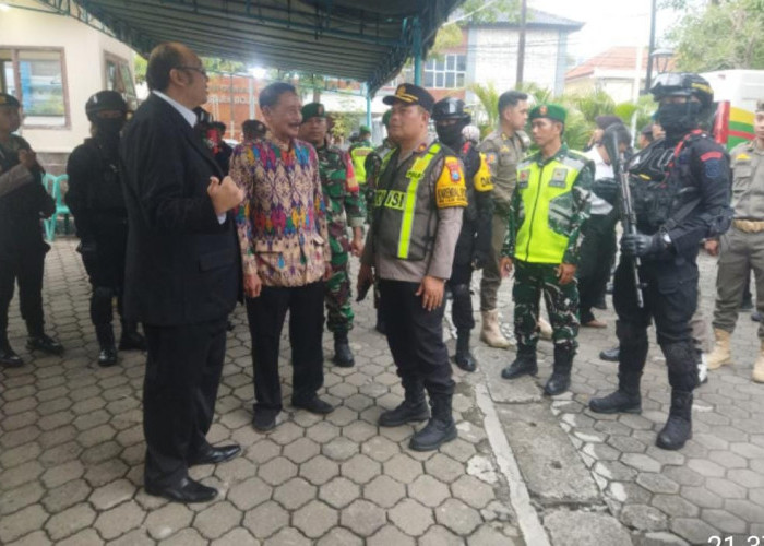 TNI-Polri hingga Satpol PP Lakukan Patroli Gabungan Guna Pastikan Ibadah Natal di Bojonegoro