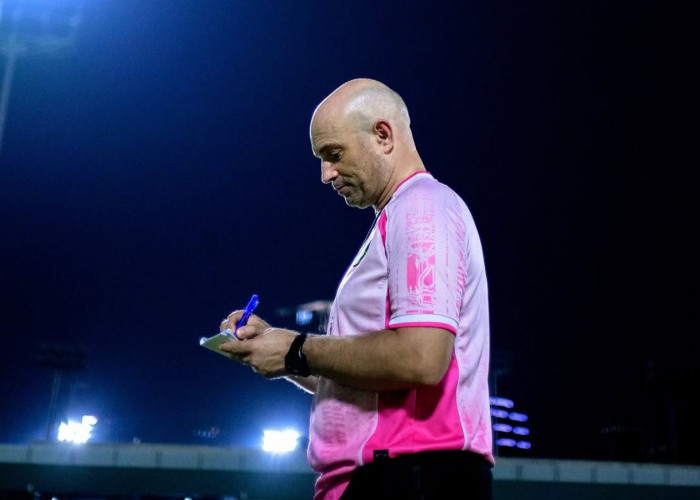 Sisa Tujuh Laga, Bernardo Tavares Tegaskan Datang ke Persebaya untuk Bekerja, Bukan Berlibur