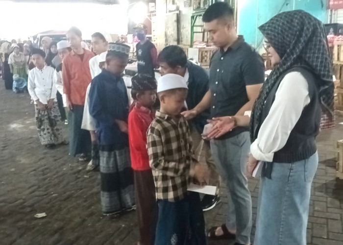 Tebarkan Senyum di Bulan Suci Ramadan, Pasar Buah Tanjungsari 77 Santuni Ratusan Anak Yatim dan Duafa