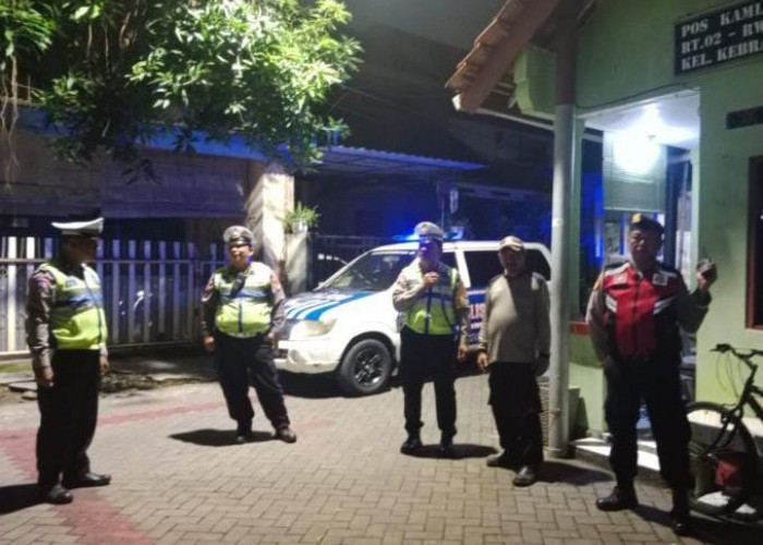 Polsek Karangpilang Gelar Patroli Dialogis, Sambang Pos Kamling Griya Kebraon