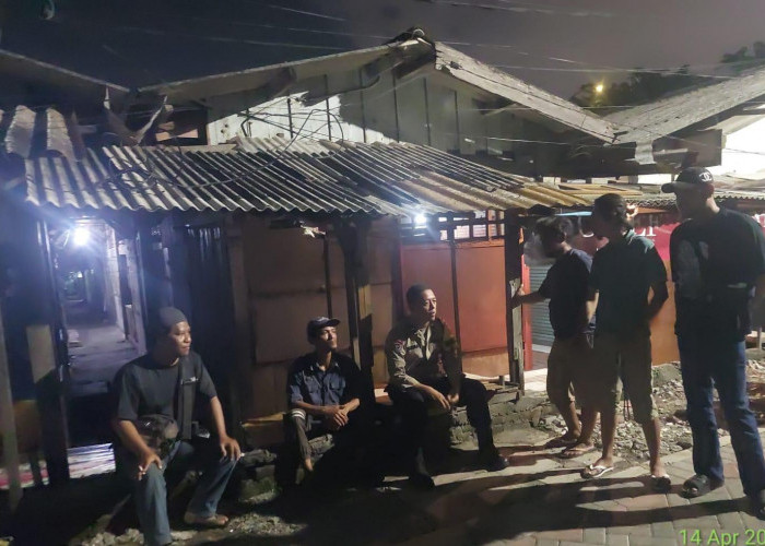 Jaga Kamtibmas Tetap Kondusif, Bhabinkamtibmas Lontar Ingatkan Warga Jadi Polisi Bagi Diri Sendiri