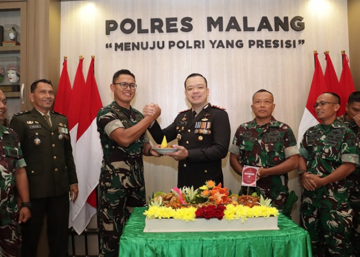Forkopimda Malang Kado Tumpeng Polres Malang Tepat di Hari Bhayangkara Ke-80