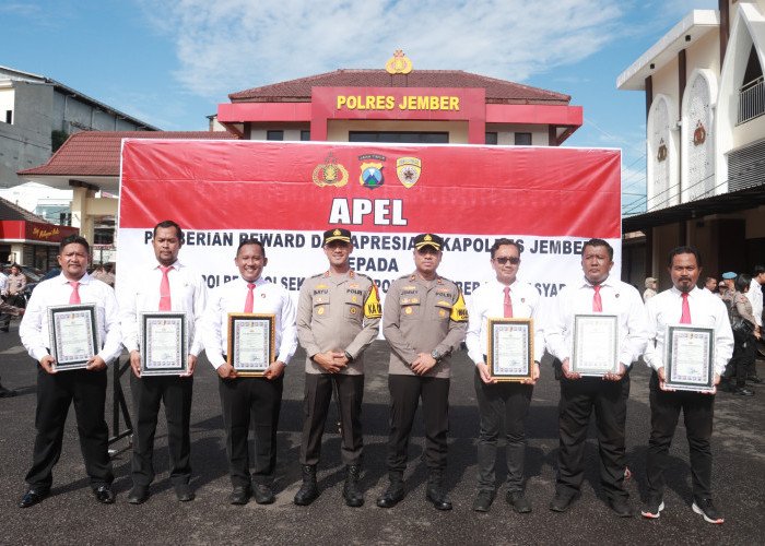 Kapolres Jember Apresiasi Kinerja 22 Anggota dan 3 Kapolsek Terbaik