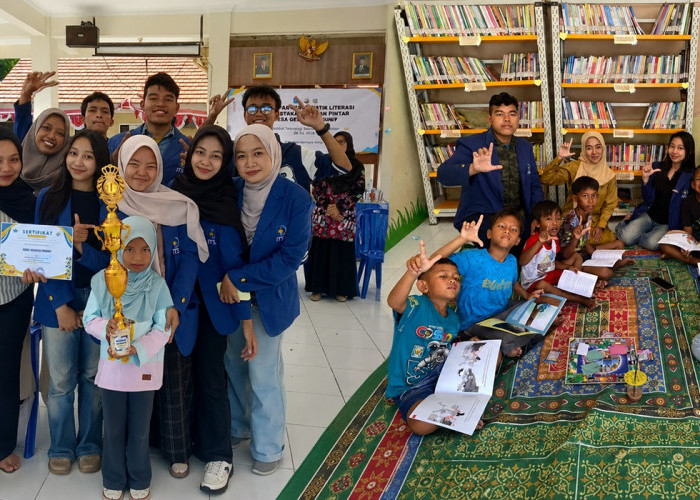 Mahasiswa KKN ITS Optimalkan Literasi Perpustakaan Taman Pintar di Desa Gempol Kurung Gresik