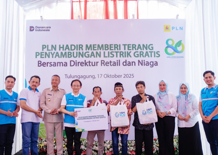 Ratusan Warga Prasejahtera di Tulungagung Dapat Sambungan Listrik Gratis dari PLN 