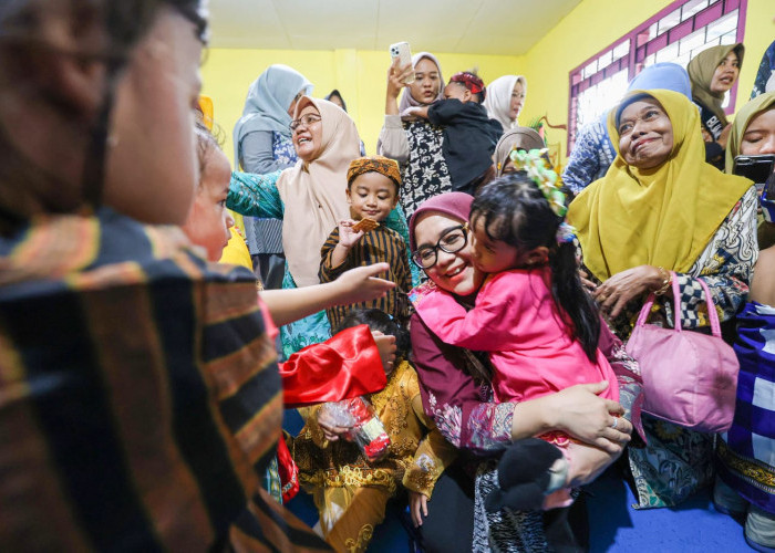 Bunda Rini Kagumi Totalitas Bu Risma hingga Keikhlasan Kader Surabaya Hebat