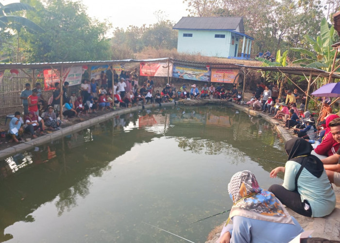 Semarak Lomba Mancing Emak-emak di Mejayan, Hadiah Utama Kalung Emas