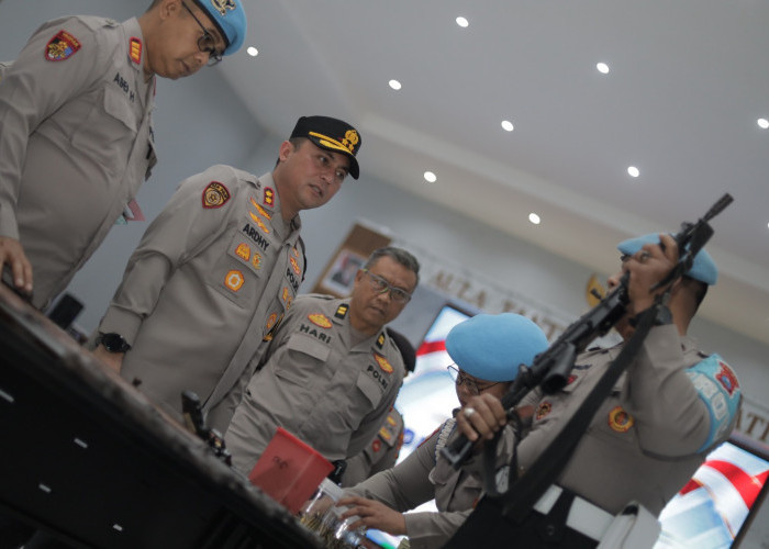 Cegah Macet, Senjata Api Polres Blitar Dicek Fungsi dan Administrasi