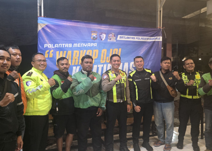 Polisi Sahur Bersama Ojol di Warkop Ojol Kamtibmas
