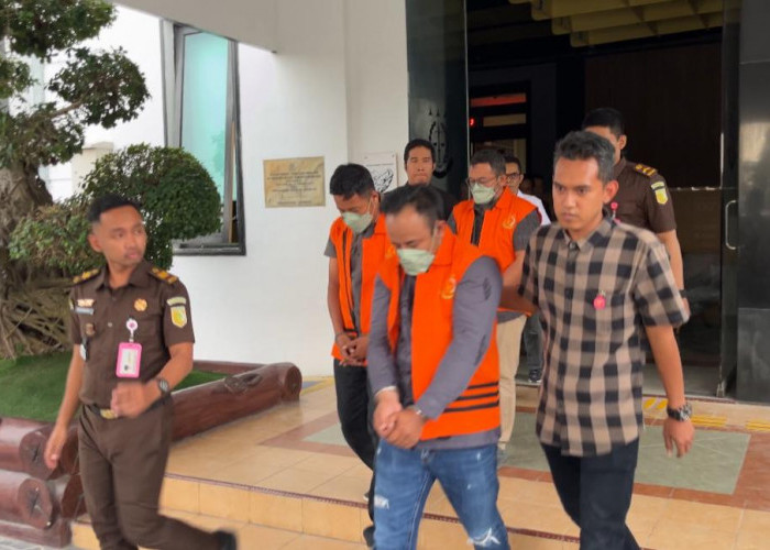 Tiga Tersangka Korupsi Kredit Fiktif Bank BUMN Cabang Pare Diamankan Kejari Kediri 