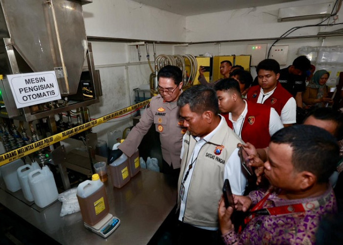 Praktik Produksi MinyaKita Palsu di Sidoarjo Dibongkar, Polda Jatim Tetapkan Empat Tersangka