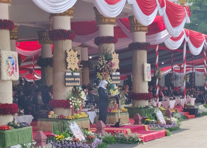 Pimpin Upacara HUT ke-81 Jatim, Gubernur Khofifah Soroti Kemiskinan Ekstrem dan Ketahanan Pangan