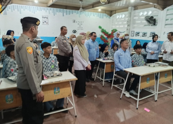 Polsek Bubutan Kawal Pengamanan Program MBG di Krembangan, Distribusi Berjalan Lancar