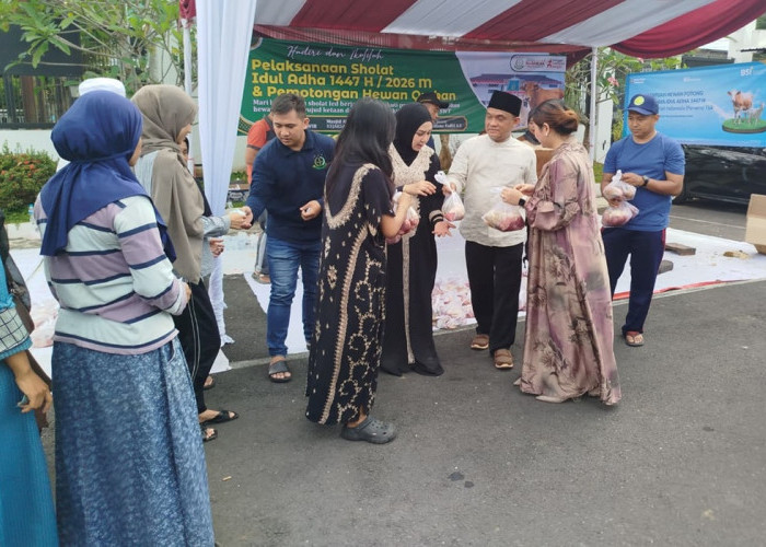 Berbagi Berkah Iduladha, Kejari Jember Rajut Kebersamaan dan Kepedulian dengan Warga