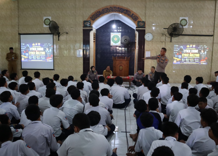 Bekali Generasi Muda, Polresta Sidoarjo Ingatkan Siswa SMPN 1 Waru Jauhi Kenakalan Remaja