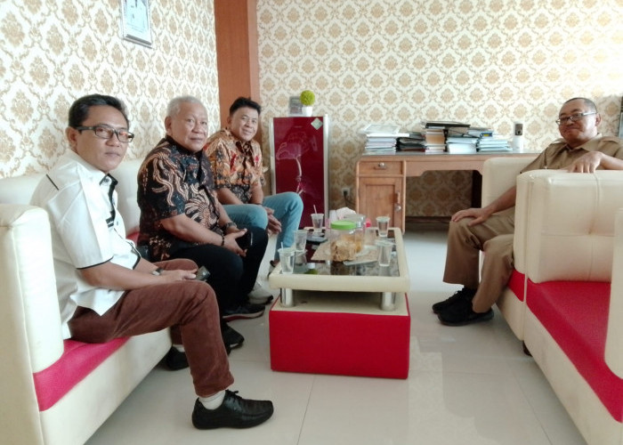 Direksi Memorandum Kunjungi Diskominfo Lamongan, Sinergi Lawan Hoaks dan Perkuat Informasi