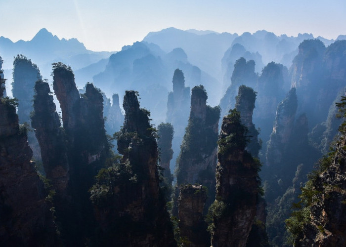 Mengenal Keajaiban Alam di Zhangjiajie dengan Menyusuri Taman Nasional Avatar yang Memukau