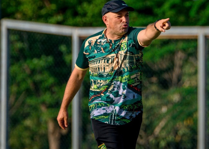 Jadwal Padat, Bernardo Tavares Siapkan Rotasi Pemain Persebaya Lawan Persijap