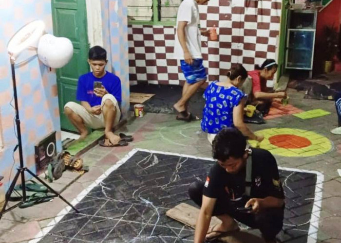 Kampung Kelir Tegalsari: Warga Sulap Kawasan Kumuh Jadi Destinasi Wisata Warna-Warni di Surabaya