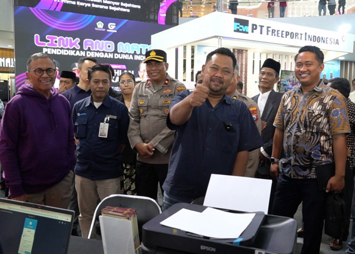 Dahlan Iskan Apresiasi Layanan SKCK Jemput Bola Polres Gresik di Job Fair Tematik 2026