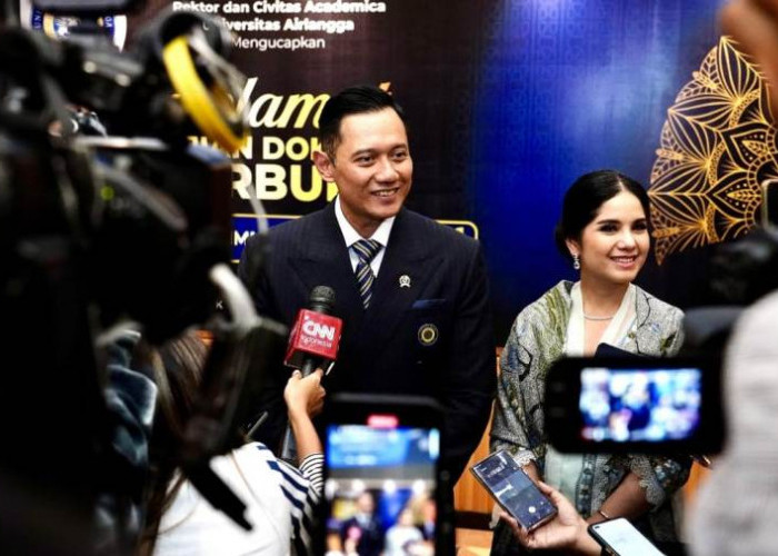 Selesaikan Ujian Terbuka Program Doktoral di Unair, Ini Harapan Menteri AHY