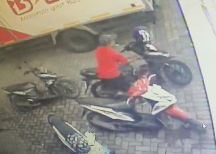 Ambil Uang Berujung Kehilangan Motor di Minimarket Kendung Surabaya