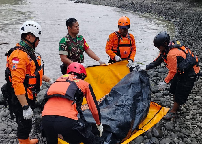 Setelah Tiga Hari Pencarian, Tim SAR Gabungan Temukan Jenazah Isnanini di Sungai Brantas