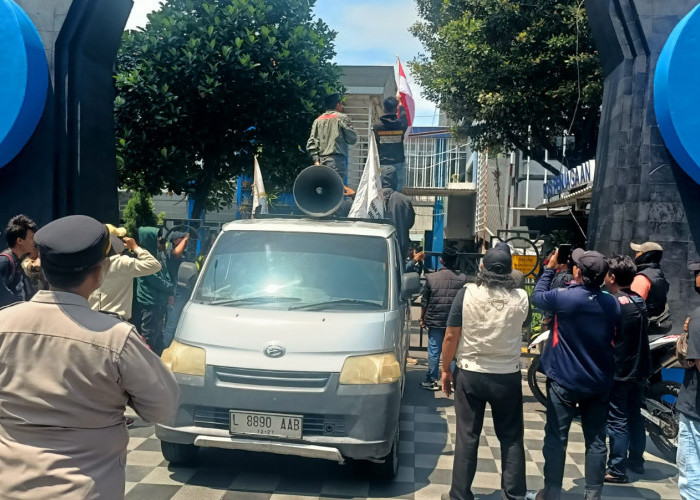 Unjuk Rasa AMI di Dishub Jatim, Polsek Gayungan Siagakan Personel Pengamanan