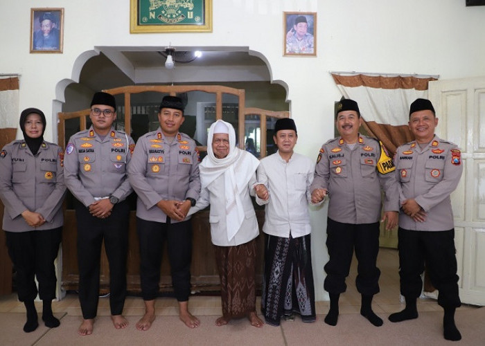 Silaturahmi ke Ponpes Bersejarah, Kapolres Kediri Tekankan Harmoni dan Persatuan