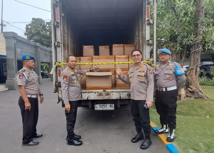 Ditpolairud Polda Jatim Sita 10.600 Botol Arak Bali Ilegal Senilai Rp 450 Juta