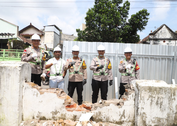Kapolres Kediri Resmikan Pembangunan Pagar Asrama Polisi Pare