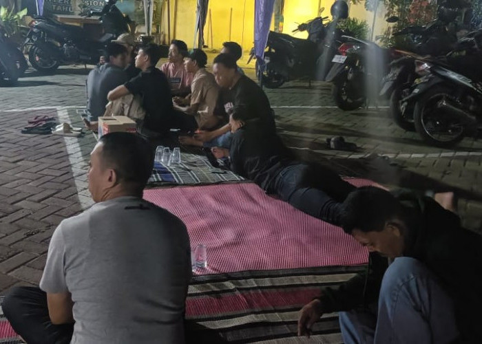 Kolaborasi Polsek Sawahan, Satpol PP, dan Perguruan Silat di Surabaya Jaga Keamanan Markas