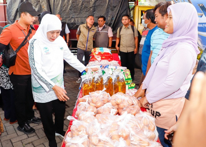 Kendalikan Harga Bahan Pokok,  Pemprov Jatim Rutin Gelar Pasar Murah