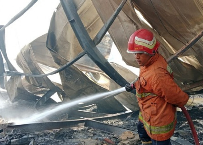 Ini Penyebab Kebakaran Hebat Pabrik Spons di Driyorejo, Gresik