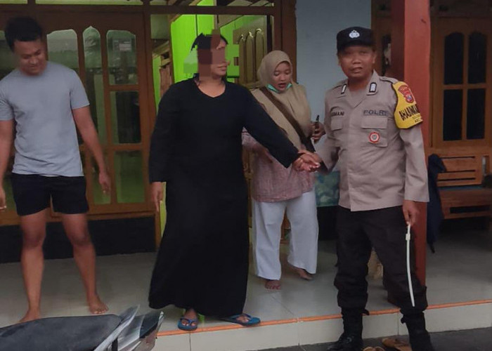 Respons Cepat Laporan Call Center 110, Polsek Pitu dan Tim Medis Evakuasi ODGJ Ngamuk ke RSUD Ngawi