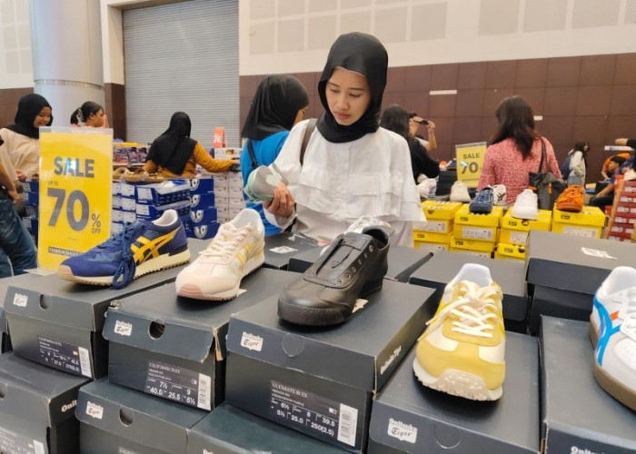 Bazaar Raya Surabaya Hadirkan 75 Tenant, Warga Ngabuburit Sambil Belanja Kebutuhan Lebaran