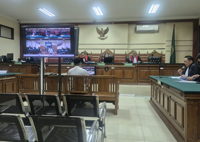 Pengacara Toni Ahmadi Minta Hukuman Ringan dalam Sidang Korupsi di Surabaya
