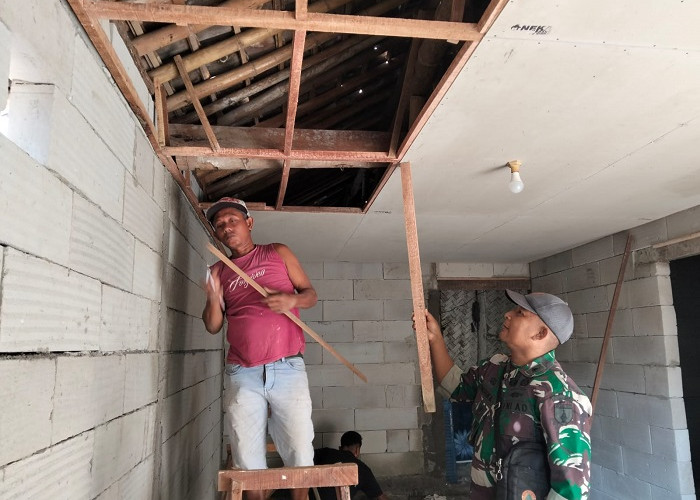 Rumah Selesai Direhab, Senyum Bahagia Pak Madin Sambut Harapan Baru Keluarga