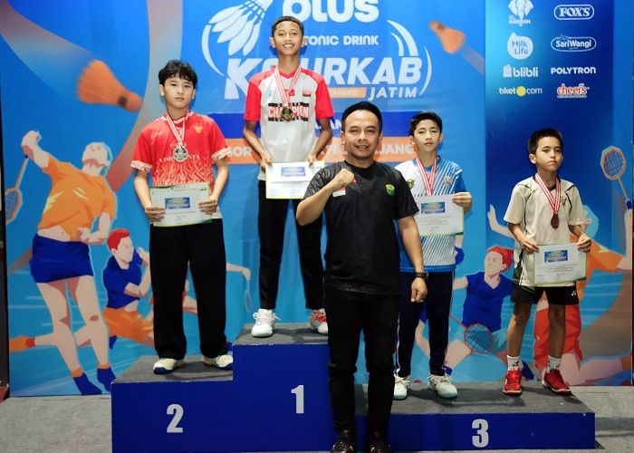Kejuaraan Bulutangkis Lumajang 2026 Resmi Ditutup, Dandim Hadiri Penyerahan Hadiah