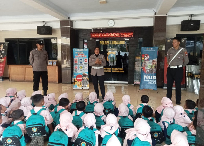 Polres Lumajang Tanamkan Tertib Lalu Lintas Sejak Dini kepada Murid TK